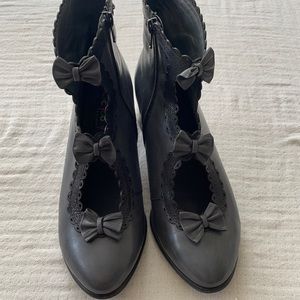 Everybody Booties Size 10